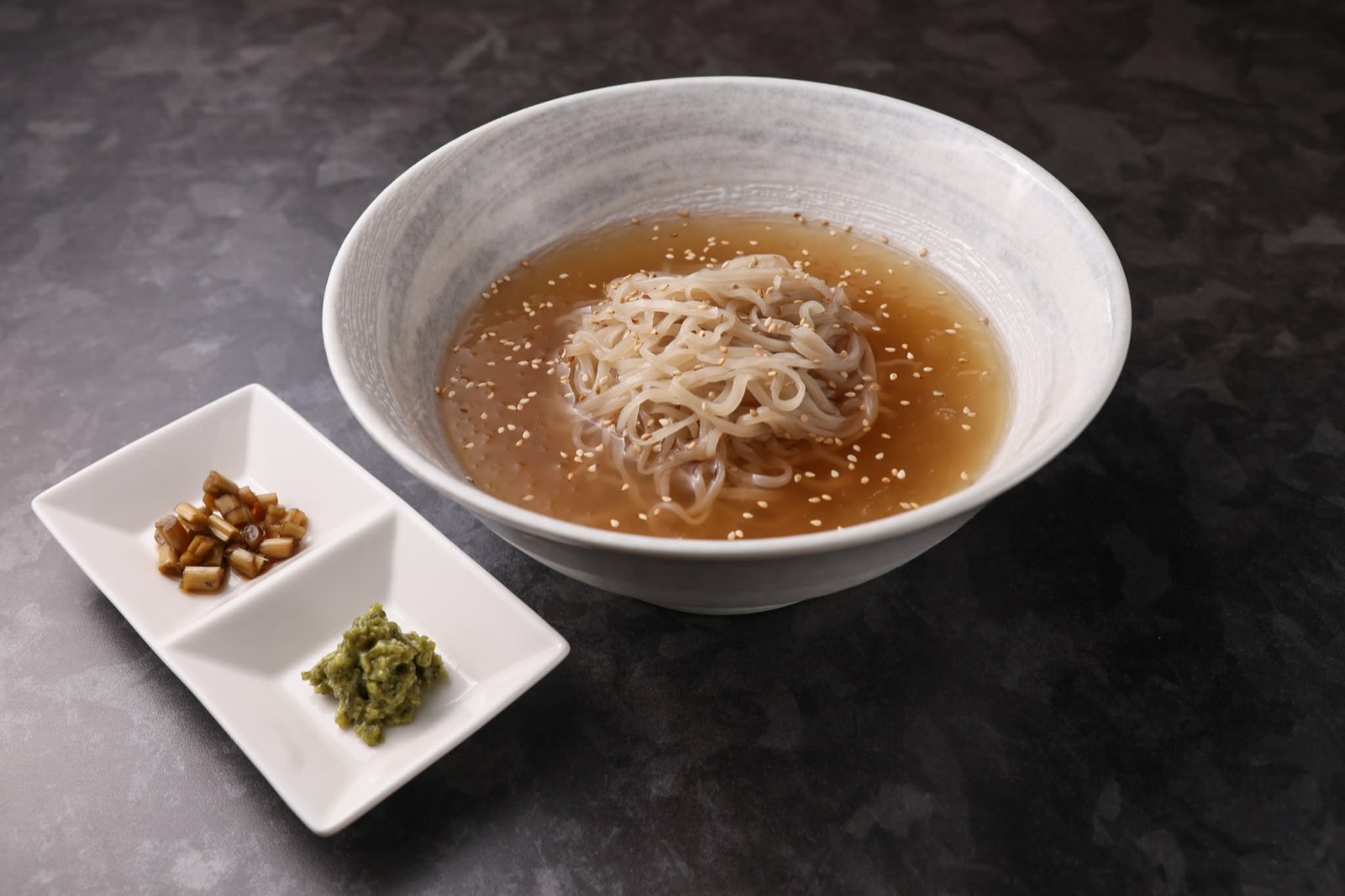 信州そば冷麺「牡丹園」と、野沢菜の漬物・本わさび