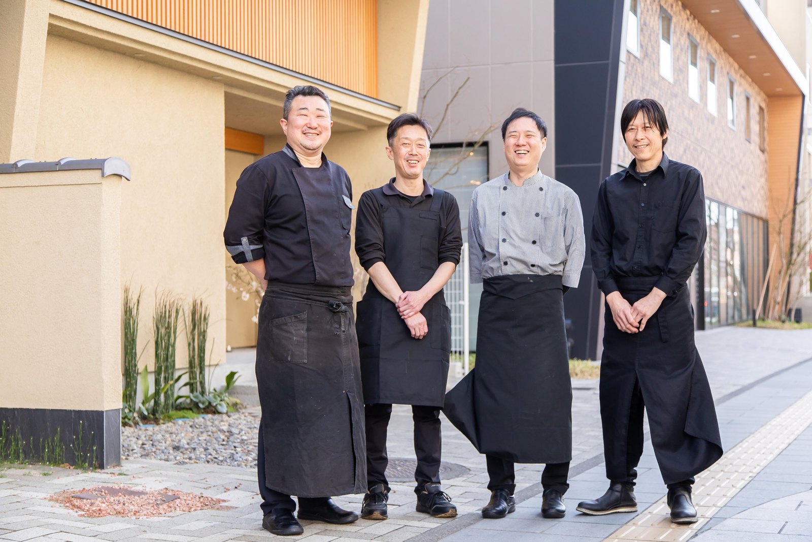 信州そば冷麺を共同開発した焼肉四店の店主